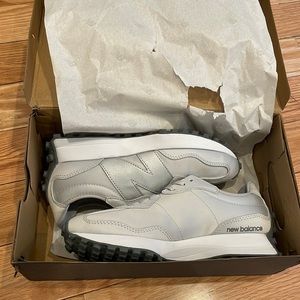 New Balance 327 sneakers in metallic silver